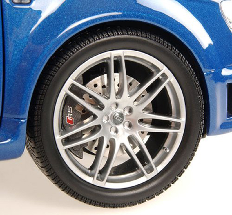 Audi A4 B7 Limousine RS4 Quattro 2006 blau metallik 1:18