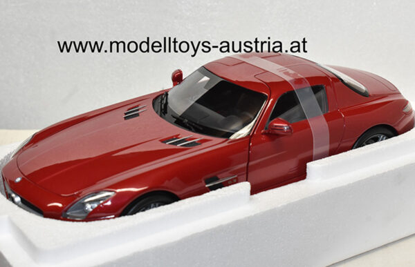 Mercedes Benz C197 SLS AMG Coupe Flügeltürer 2010 rot metallik 1:18