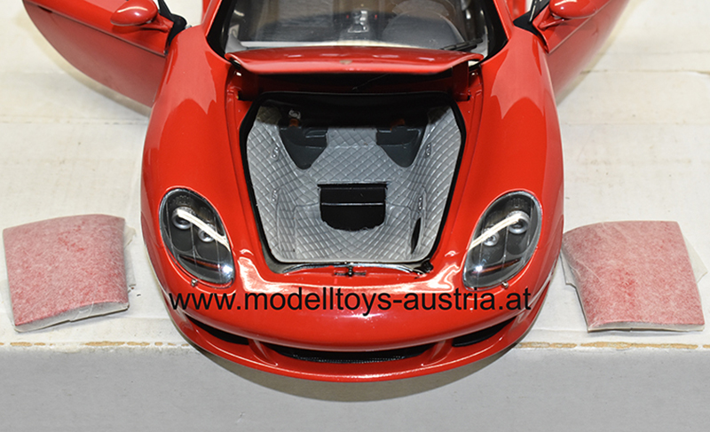 Porsche Carrera GT 2004 rot 1:18