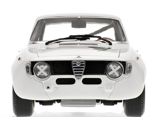 Alfa Romeo GTA 1300 Junior 1972 weiss 1:18