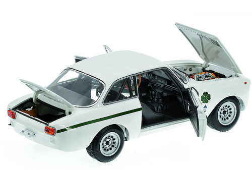 Alfa Romeo GTA 1300 Junior 1972 weiss 1:18