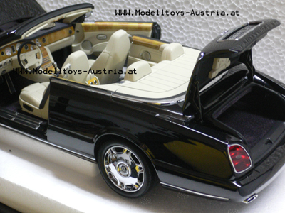 Bentley Azure Cabrio 2006 schwarz 1:18