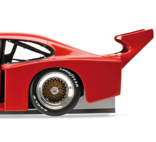 Ford Capri Turbo Gr.5 1979 PLAIN BODY rot 1:18 Minichamps