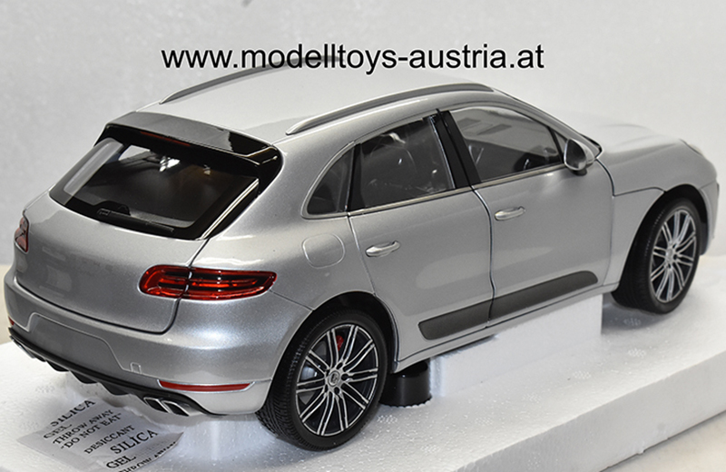 Porsche Macan Turbo SUV 2013 silber metallik 1:18