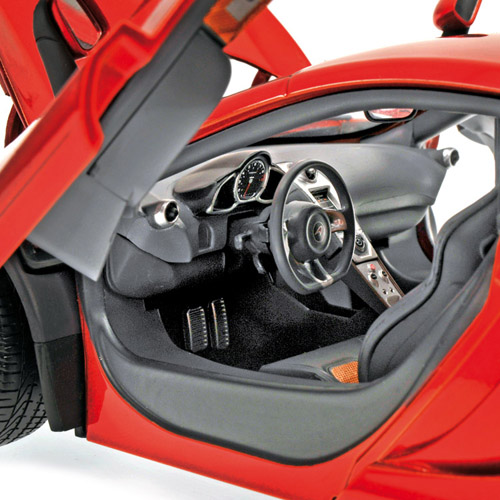 McLaren MP4-12C 2011 orange metallik 1:18
