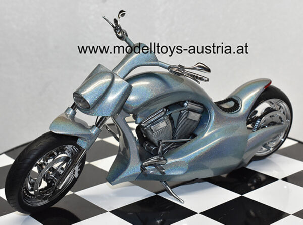 Hollister`s Excite 2003 Liquid silber 1:12