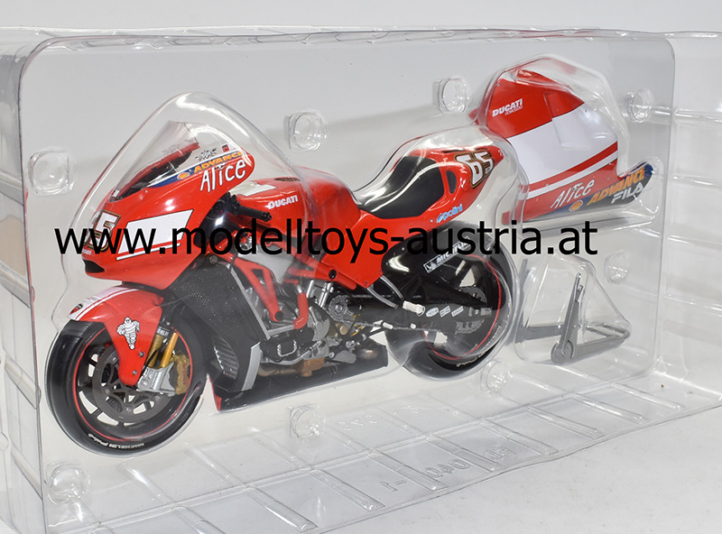 Ducati Desmosedici Desmo 16 2004 Moto GP Loris CAPIROSSI 1:12