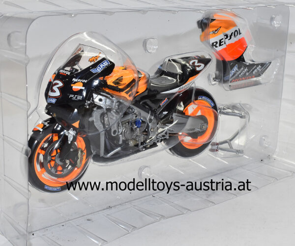 Honda RC211V 2005 Moto GP Max BIAGGI Repsol Honda Team 1:12