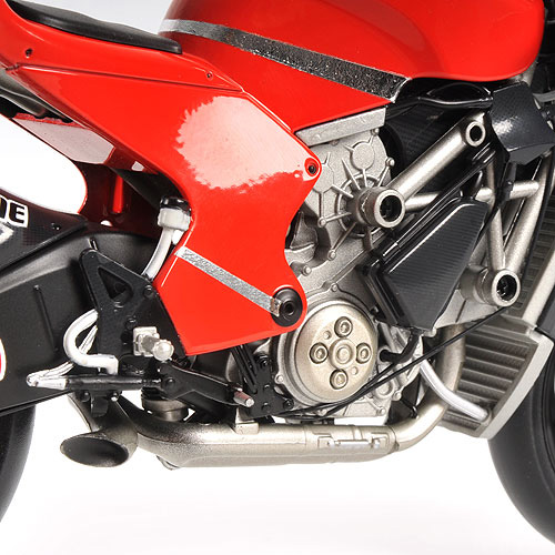 Ducati Desmosedici Desmo 16 2007 Moto GP Loris CAPIROSSI 1:12
