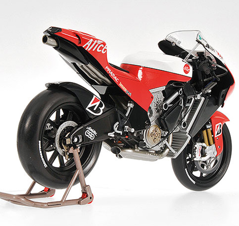 Ducati Desmosedici GP8 2008 Moto GP Sylvian GIUNTOLI 1:12