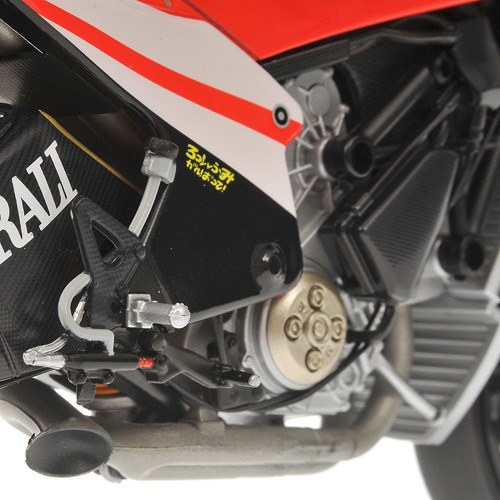 Ducati Desmosedici 2011 UNVEILING Presentation Valentino ROSSI 1:12