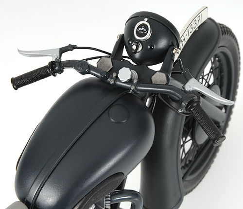 Triumph TR6 1955 Gesprengte Ketten Steve McQueen 1:12