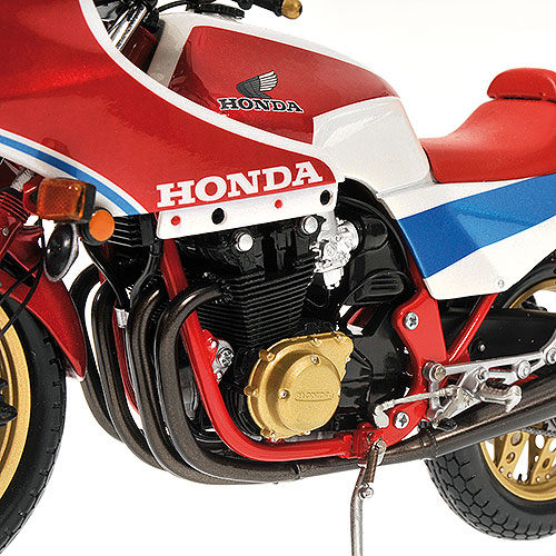 Honda CB 1100R 1982 rot / blau / weiss 1:12