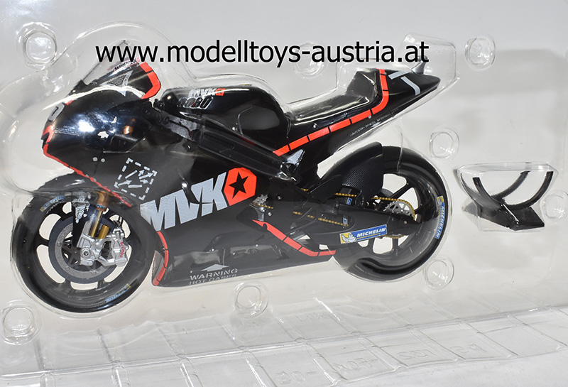 Yamaha YZR-M1 2016 TEST VALENCIA NOVEMBER Maverick VINALES 1:12