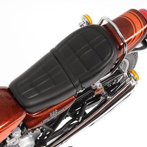 Kawasaki Z2 750 RS Super 4 1972 orange / braun 1:12