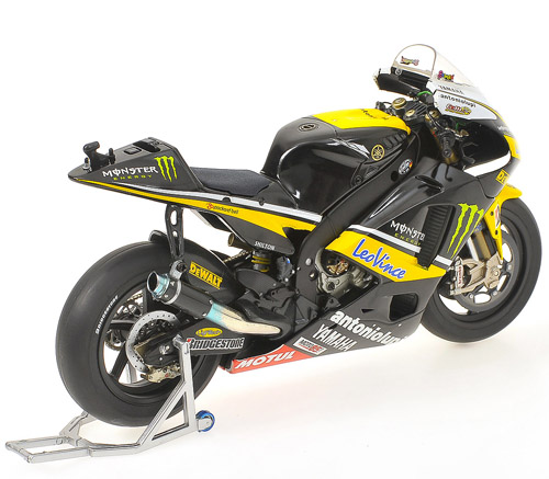 Yamaha YZR-M1 2010 Moto GP Colin EDWARDS 1:12