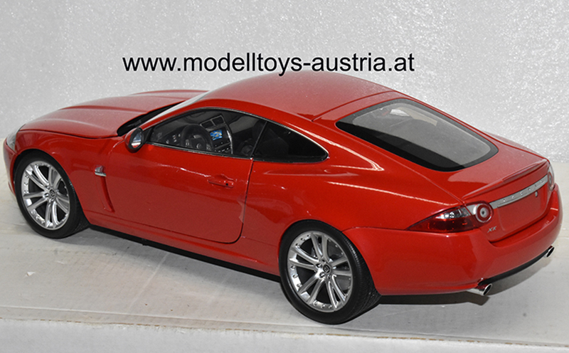 Jaguar XK Coupe 2006 rot 1:18
