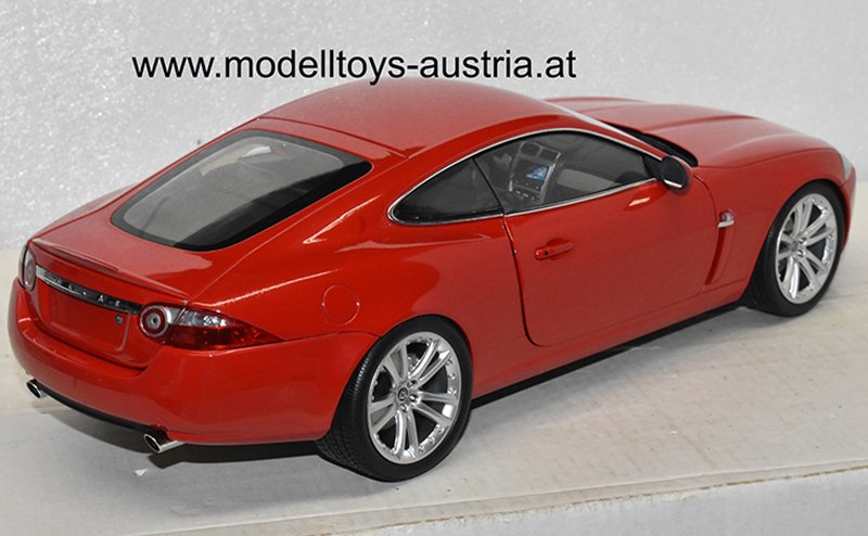Jaguar XK Coupe 2006 rot 1:18