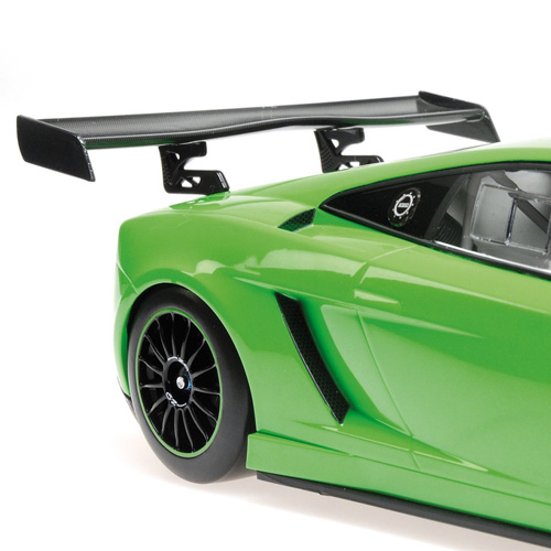 Lamborghini Gallardo LP600 GT3 Strassenversion 2011 grün 1:18