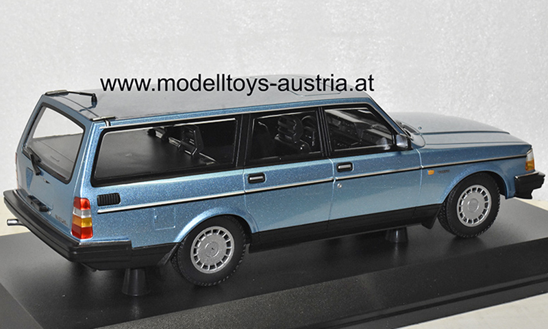 Volvo 240 GL Kombi Break 1986 hell blau metallik 1:18
