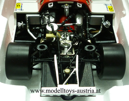 Porsche 956 1983 Le Mans Canon LAMMERS / PALMER / LIOYD 1:18