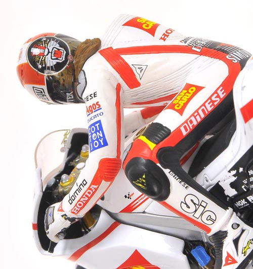 Figur Marco SIMONCELLI 2011 Moto GP HANGING OFF 1:12