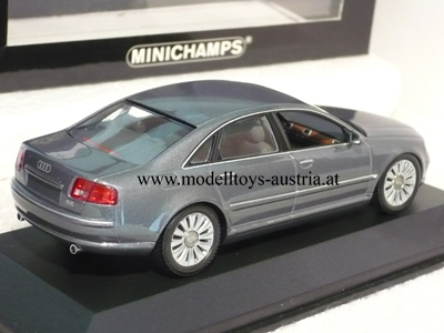 Audi A8 Limousine Quattro 4.2 2002 grau metallik 1:43