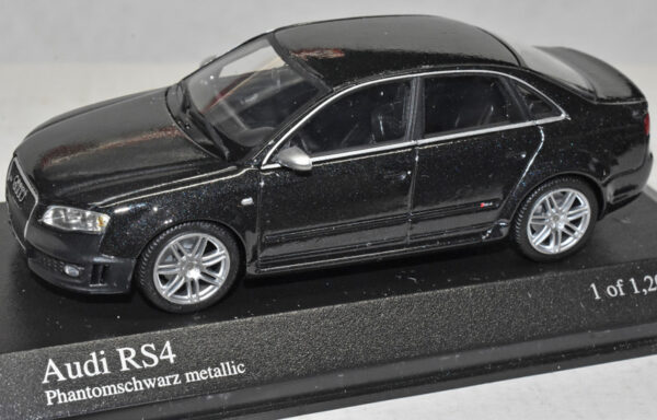 Audi A4 B7 Limousine RS4 2005 schwarz metallik 1:43