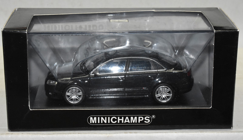 Audi A4 B7 Limousine RS4 2005 schwarz metallik 1:43