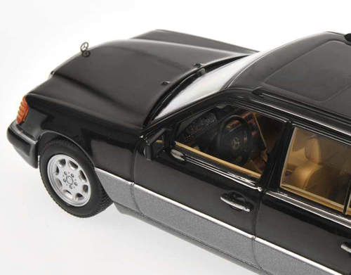 Mercedes Benz W124 Kombi Break 320 TE 1990 schwarz metallik 1:43