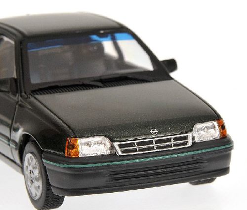 Opel Kadett E Limousine Schrägheck 3-türig 1989 grün 1:43
