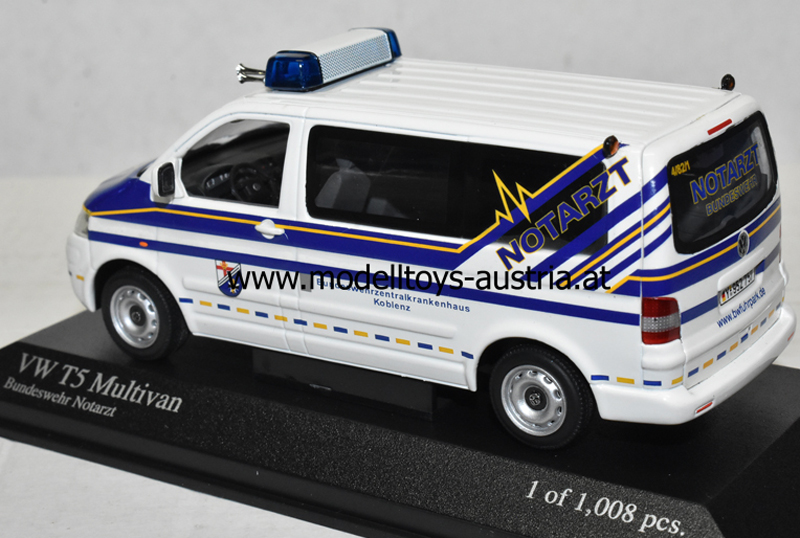 VW T5 Bus Multivan 2002 BUNDESWEHR NOTARZT 1:43