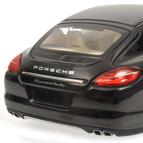 Porsche Panamera Turbo 2010 schwarz 1:43