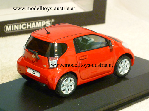 Toyota IQ 2009 rot 1:43