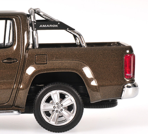 VW Amarok Pick up 2009 braun metallik 1:43