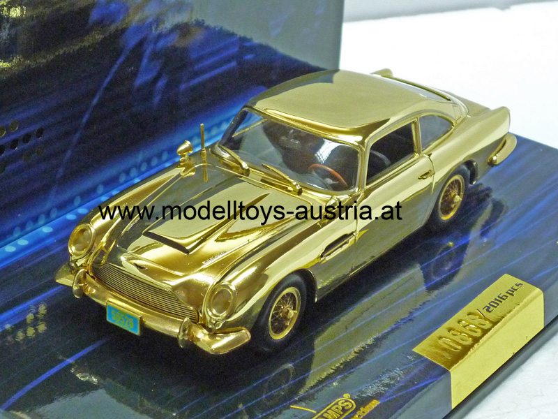 Aston Martin DB5 James BOND 007 Casino Royale GOLD Vergoldet 1:43