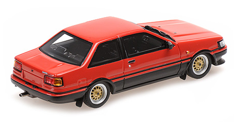 Toyota Corolla GT Limousine E8 1984 rot / schwarz 1:43