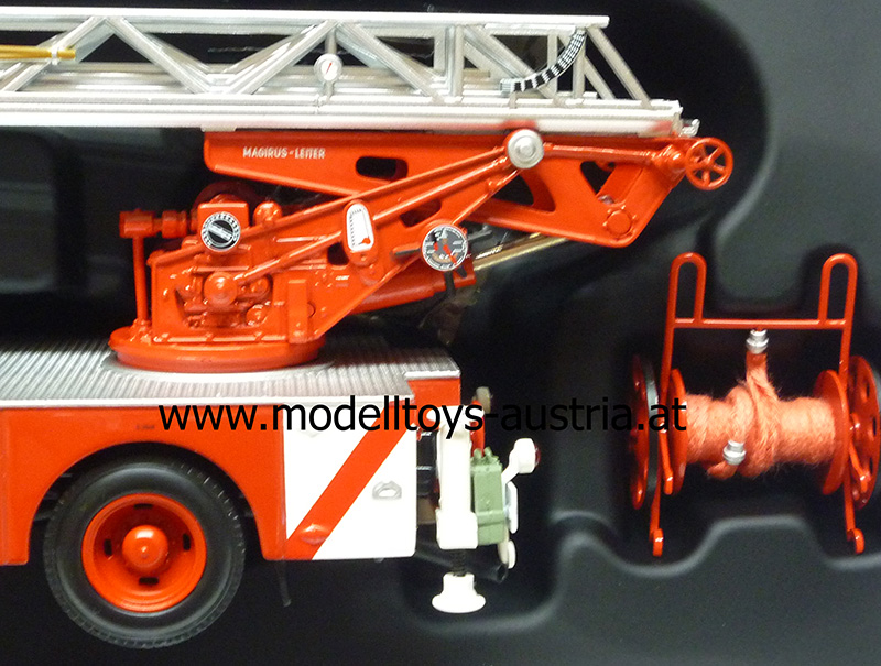Magirus Deutz Merkur DL30 Drehleiter FEUERWEHR Dortmund 1:43