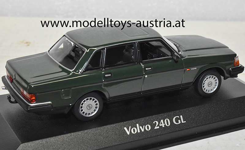 Volvo 240 GL Limousine 1986 dunkel grün 1:43