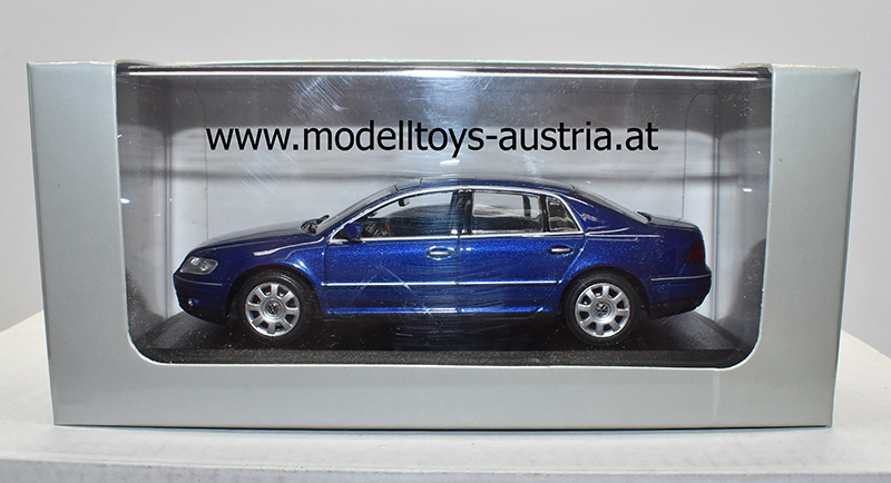 VW Phaeton Limusine blau metallik 1:43