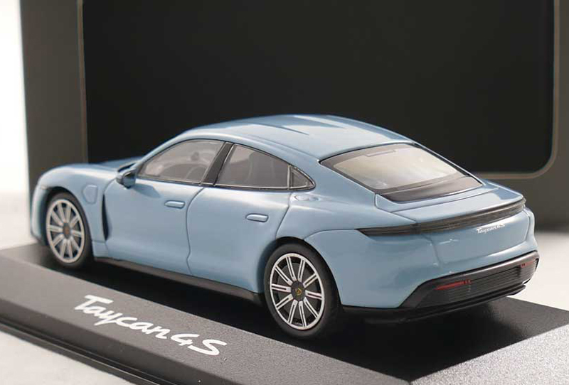 Porsche Taycan 4S 2019 frostblau metallik 1:43 E-Mobilität
