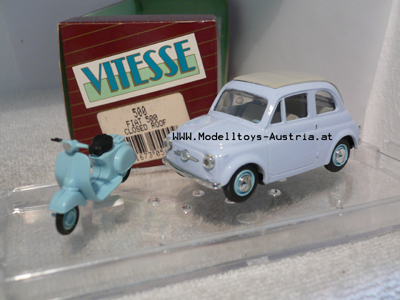 Fiat 500 blau und mit blauer Vespa 1:43