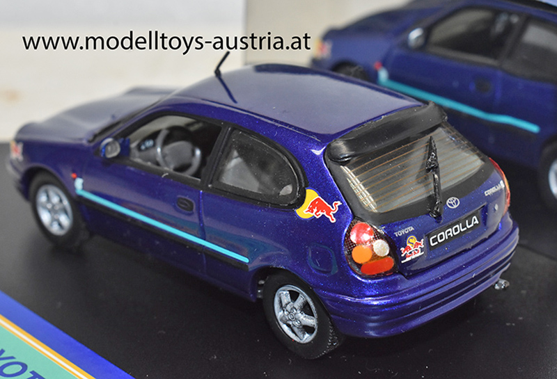 Toyota Corolla E11 Hatchback 1998 C17 Red Bull Sauber Petronas Lilablau metallik 1:43 Sondermodell