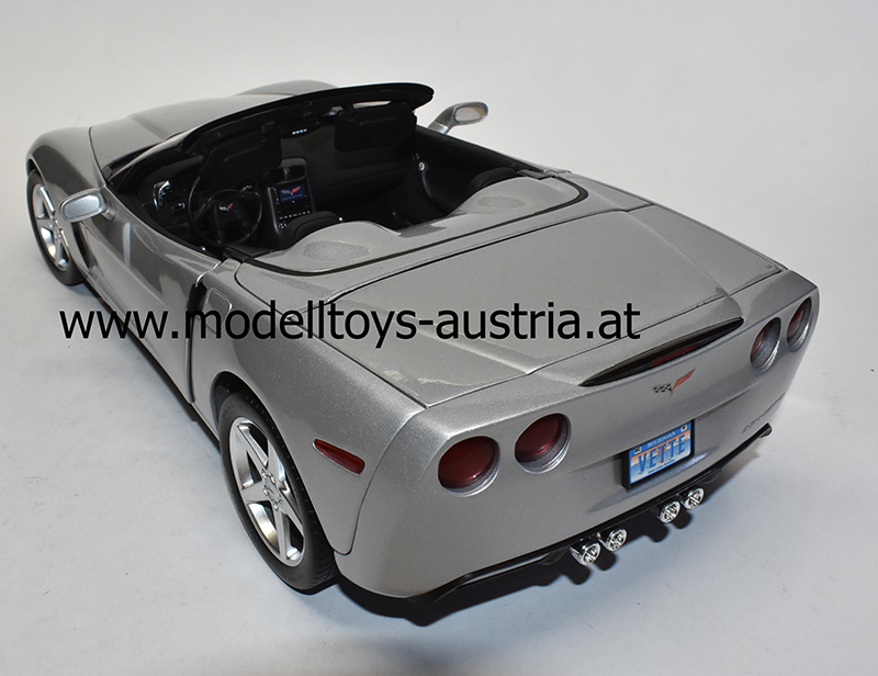 Chevrolet Corvette C6 Cabrio 2005 silber 1:12