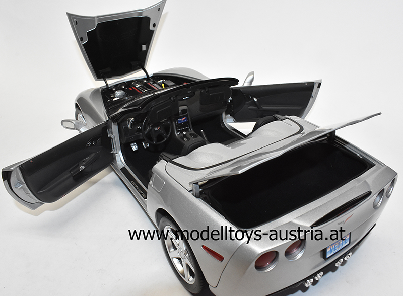 Chevrolet Corvette C6 Cabrio 2005 silber 1:12