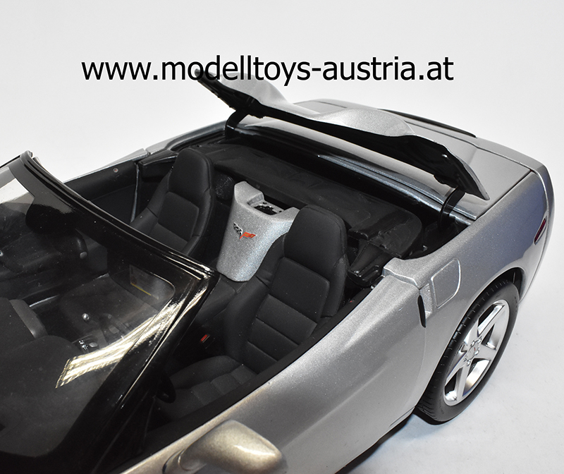 Chevrolet Corvette C6 Cabrio 2005 silber 1:12