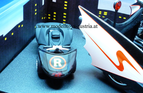 Batman Batmobil 1966 BAT MOTORAD und SEITENWAGEN schwarz 1:12