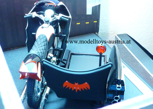 Batman Batmobil 1966 BAT MOTORAD und SEITENWAGEN schwarz 1:12