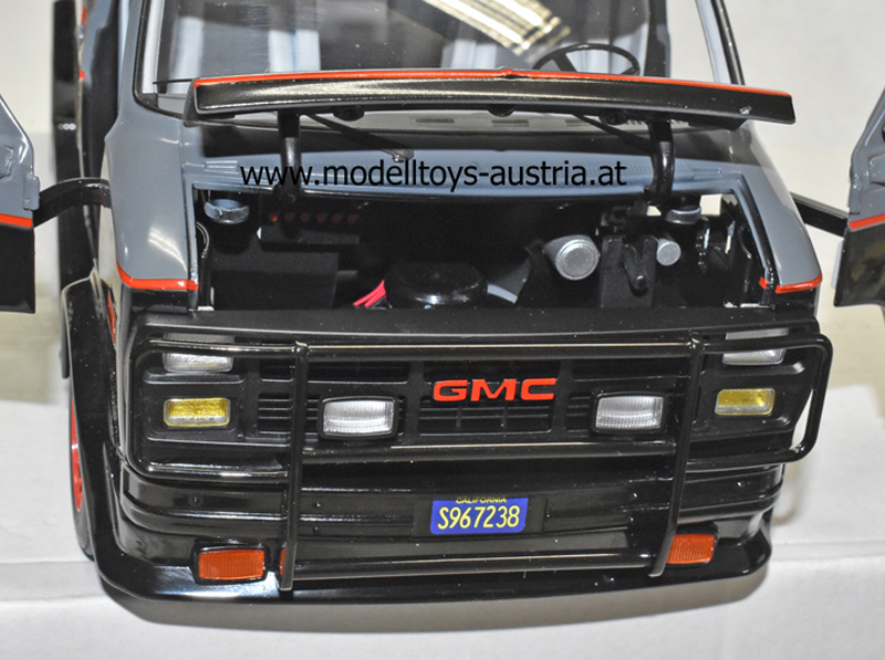 GMC Van A-Team A Team TV Serie schwarz / rot / grau 1:18