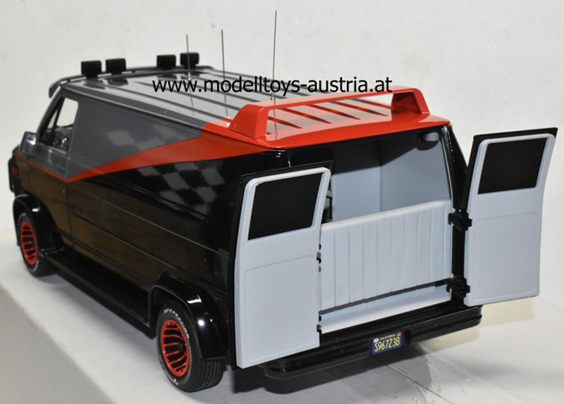 GMC Van A-Team A Team TV Serie schwarz / rot / grau 1:18